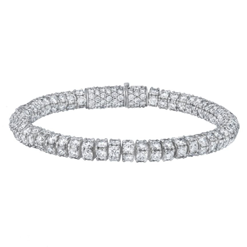 Lab-grown diamond tennis bracelet, yellow gold.