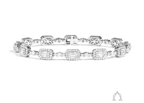 Diamond bracelet with various shapes in white gold.