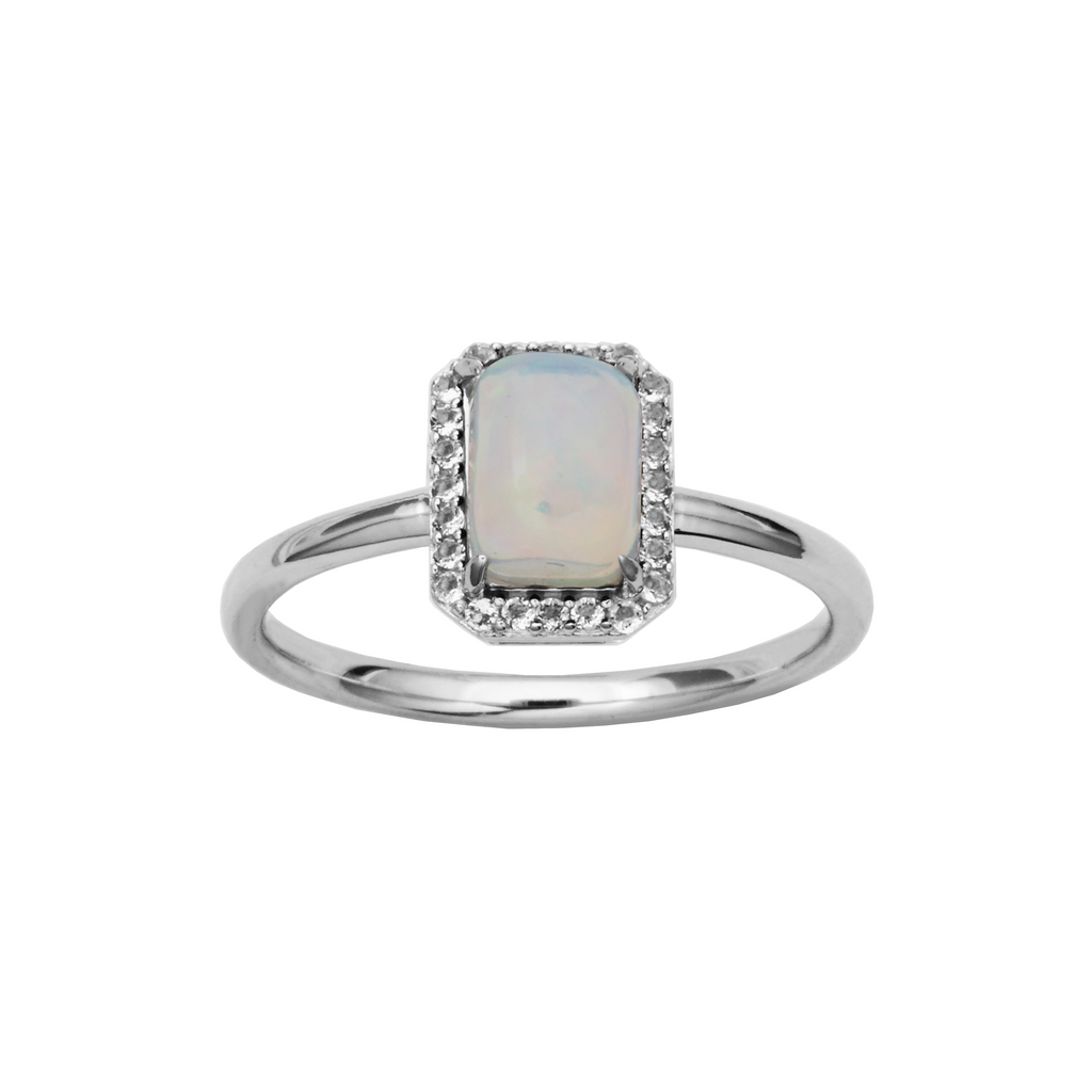 Sterling silver ring with emerald moonstone centerpiece.