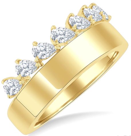 Yellow gold ring with pear-shaped diamonds.