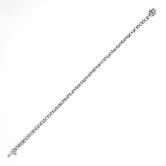 Diamond tennis bracelet in white gold.