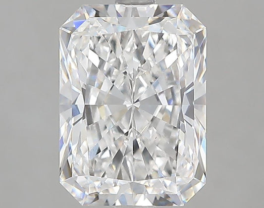 Radiant-cut lab diamond with brilliant facets.