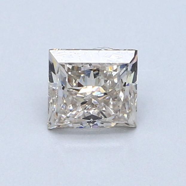 Princess-cut natural diamond, 0.80 carat, sparkling facets.