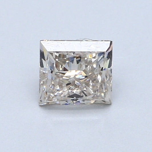 Princess-cut natural diamond, 0.80 carat, sparkling facets.