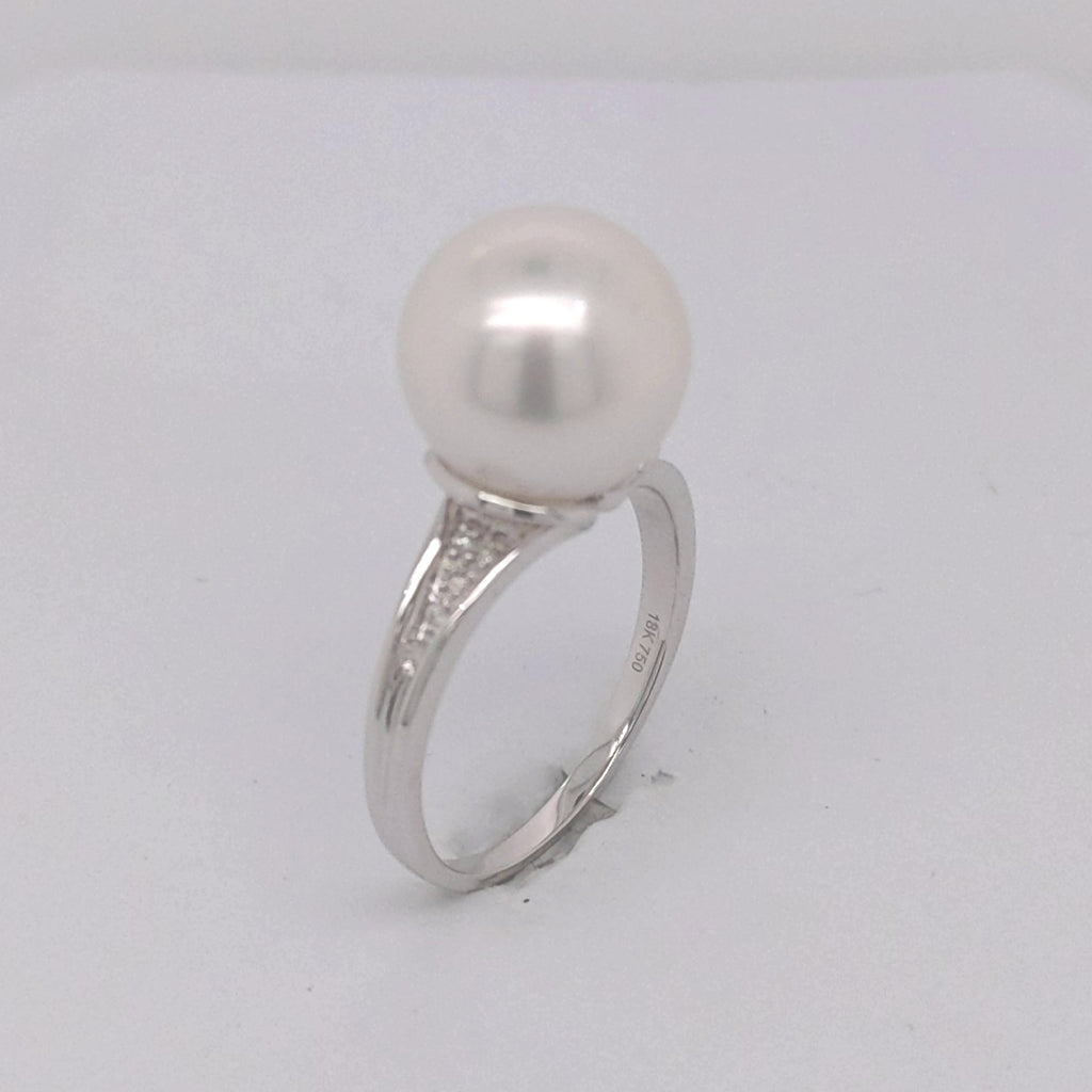 Color Gemstone Ring in 18 Karat White with 1 South Sea Pearl 10mm-10mm