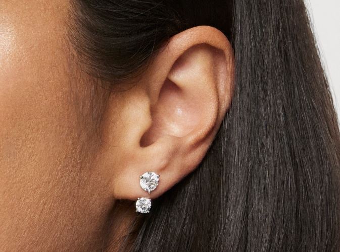 14K white gold earrings with lab-grown diamonds.