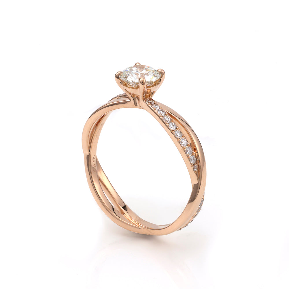 18K yellow gold ring with round diamond.