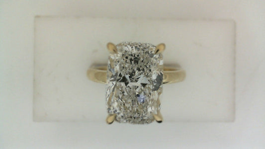 Hidden Accent Lab-Grown Diamond Complete Engagement Ring in 14 Karat Yellow with 1 Elongated Cushion Lab Grown Diamond, Color: E, Clarity: VVS2, totaling 4.02ctw