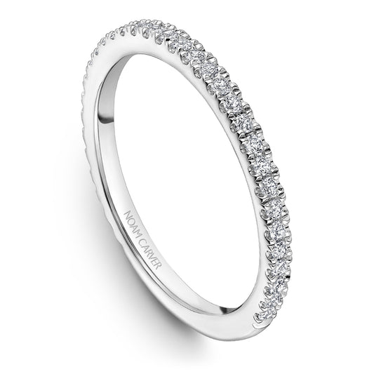 Diamond band with round stones in white gold.