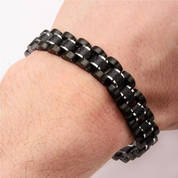 Black carbon fiber men's bracelet, fancy link.